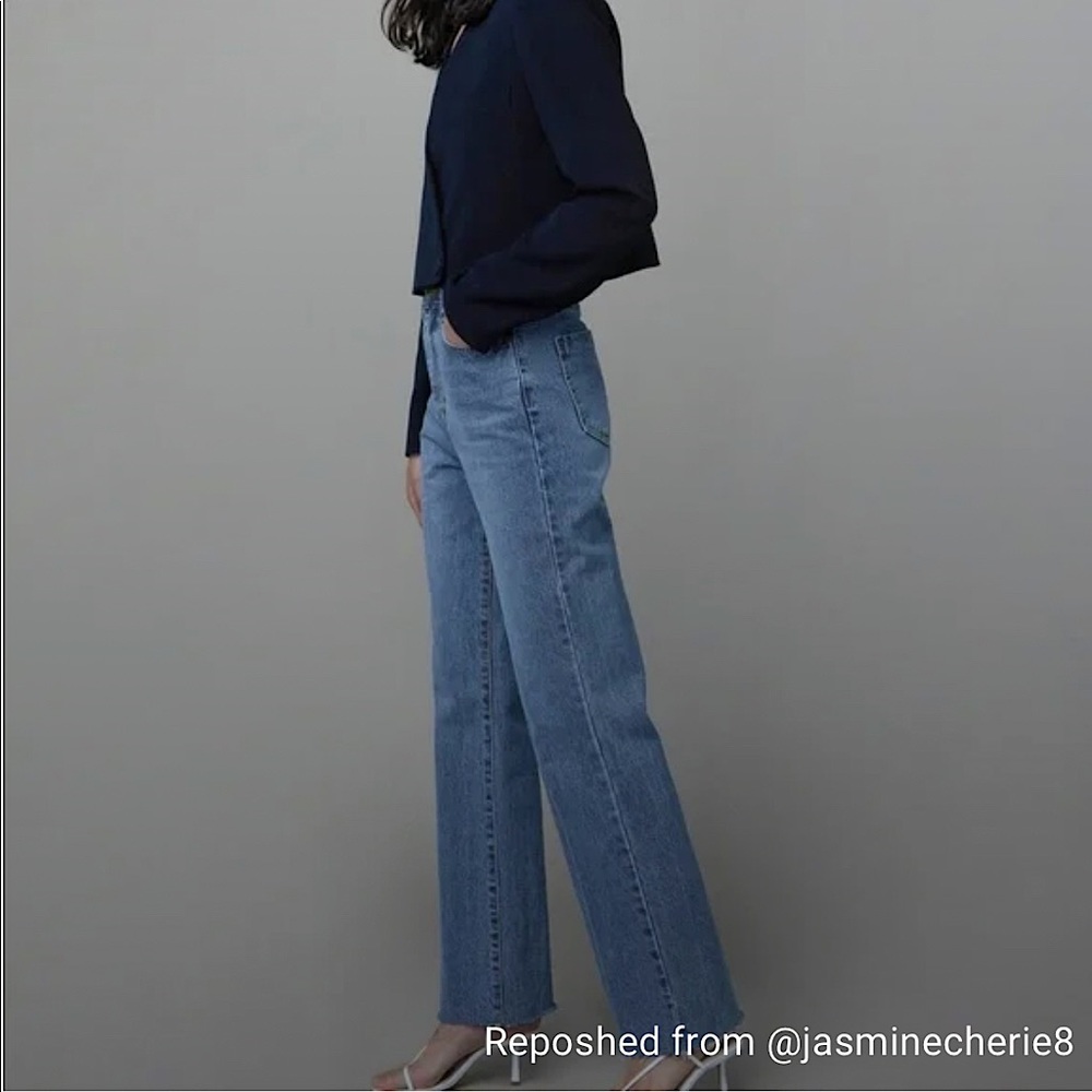 High Rise Loose Boyfriend Light Blue Jeans with Raw Edge Hem. Awesome pants!!!!!